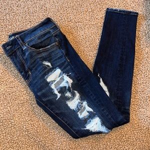 Dark wash ripped jeggings. Size : 2 SHORT